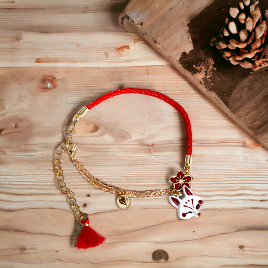 Bracelet Kitsune - Portez un morceau du folklore japonais avec ce bracelet représentant un renard esprit. Sa signification profonde est associée à la sagesse et à la ruse.