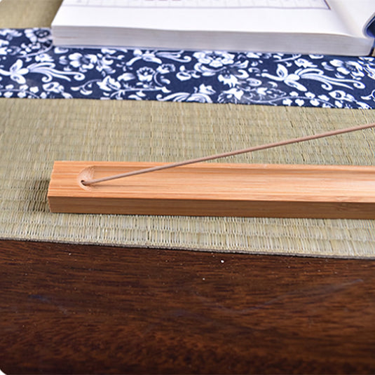 Idée cadeau bien-être : support en bois naturel pour encens japonais