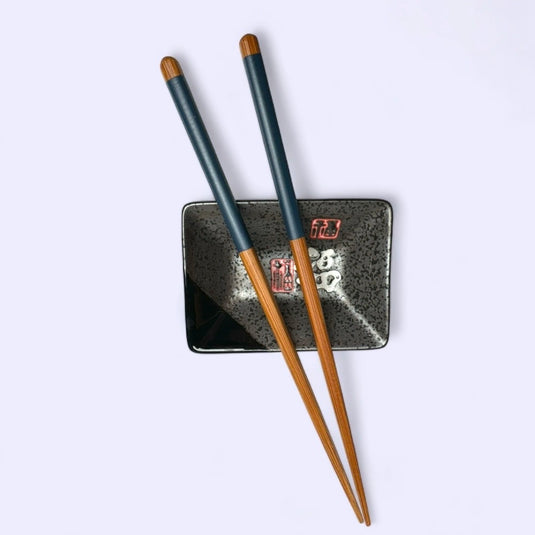 Art de la table japonais : baguettes traditionnelles sobres fabriquées à Tokyo