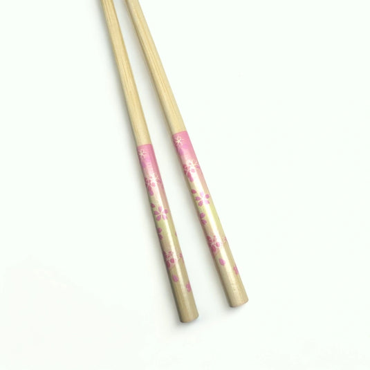 Paire de baguettes japonaises en bambou rose pâle avec motifs de fleurs de Sakura