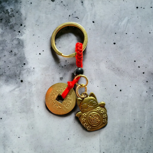 Porte-clés japonais robuste en laiton avec chat porte-bonheur Maneki Neko doré